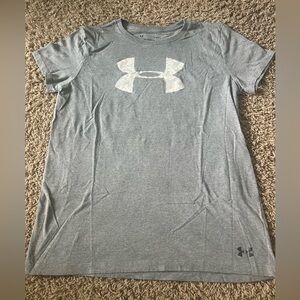 New Women’s Under Armour Grey T-Shirt Size Medium